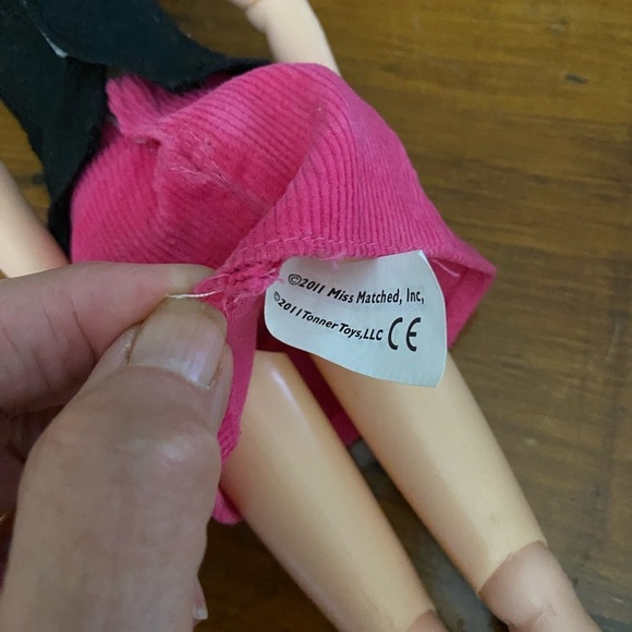 2011 Little Miss Matched Doll with Additional Clothing One Size - Picture 3 of 5